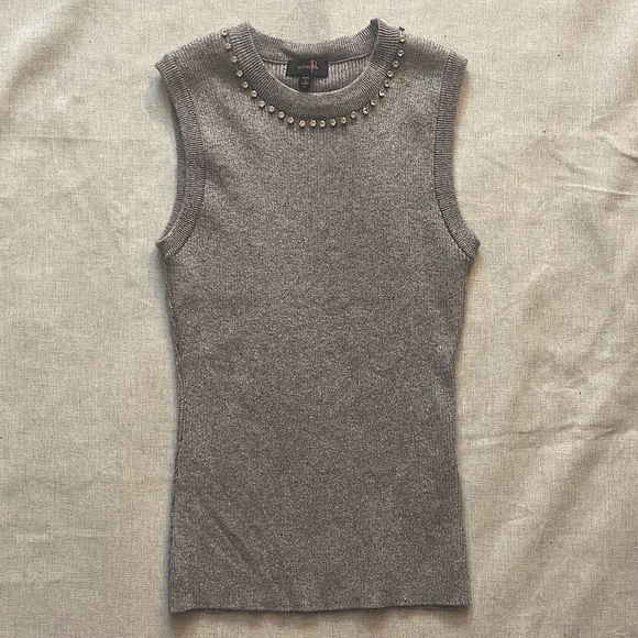 Ontwelfth Tops - Ontwelfth Silver with rhinestones around neck Sweater Tank size small